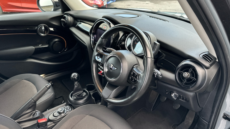 MINI Hatchback 1.5 Cooper Classic 5dr Petrol Hatchback